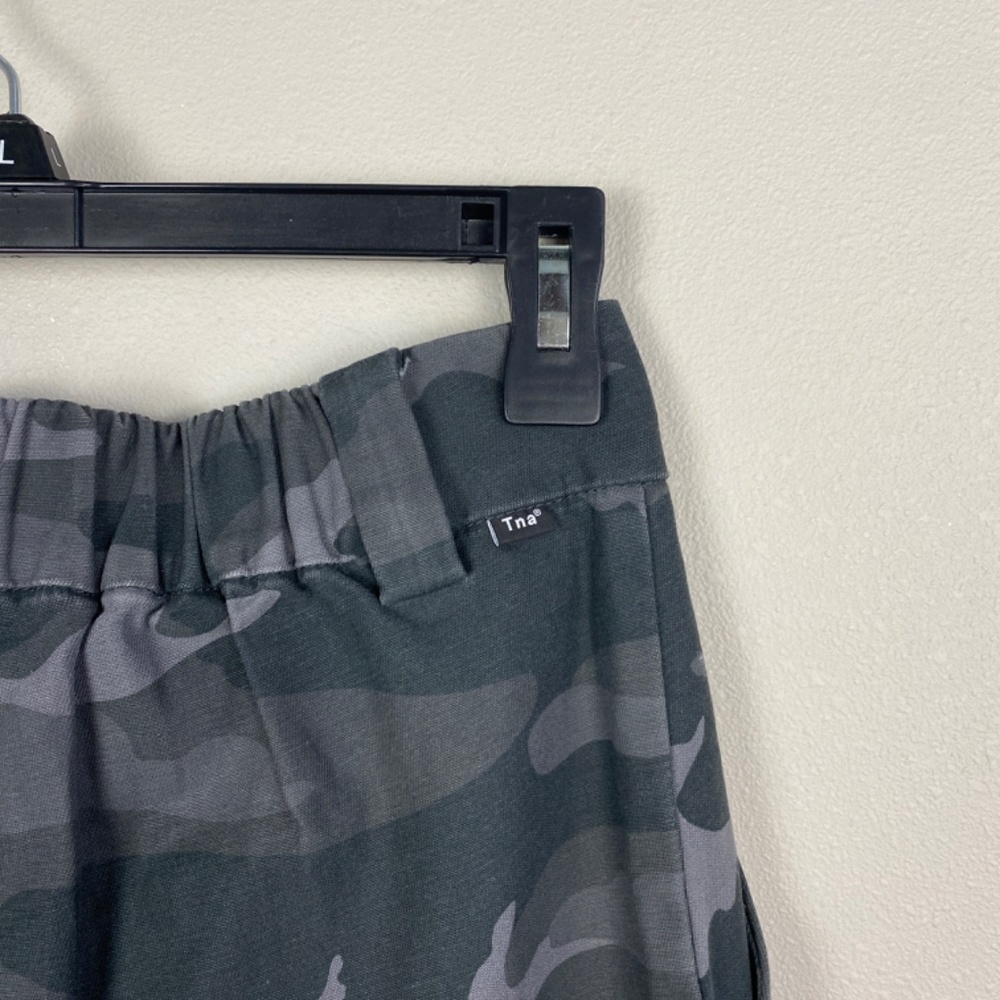 Aritzia TNA Gray Camo Jogger Pants - Size Medium - Picture 7 of 7
